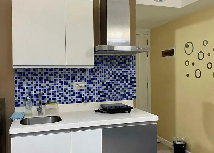 Yumi Azure Staycation Appartement Manille